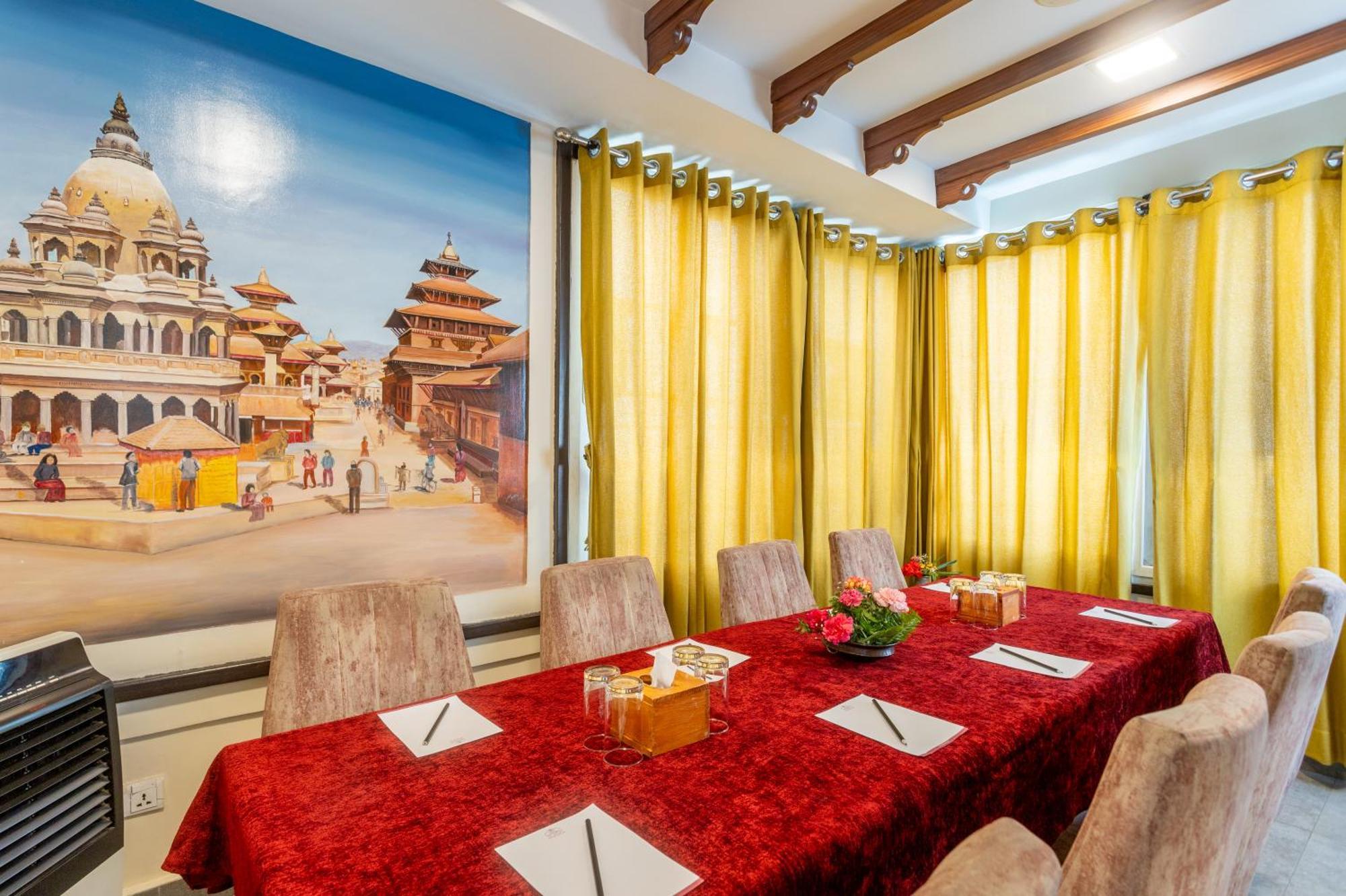 Hotel Kutumba Lalitpur Esterno foto